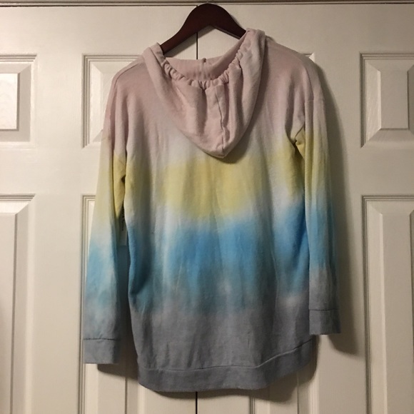 Theo & Spence Tie-Dye V-Neck Drawstring Hoodie - Picture 4 of 10